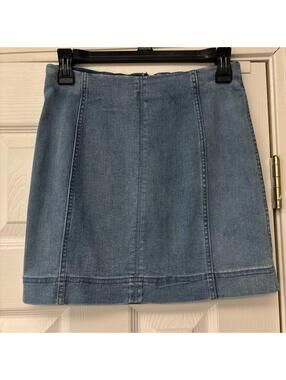 Jolt Juniors’ Denim Skirt. Size 3. 26 Inches. Versatile.  All Season.